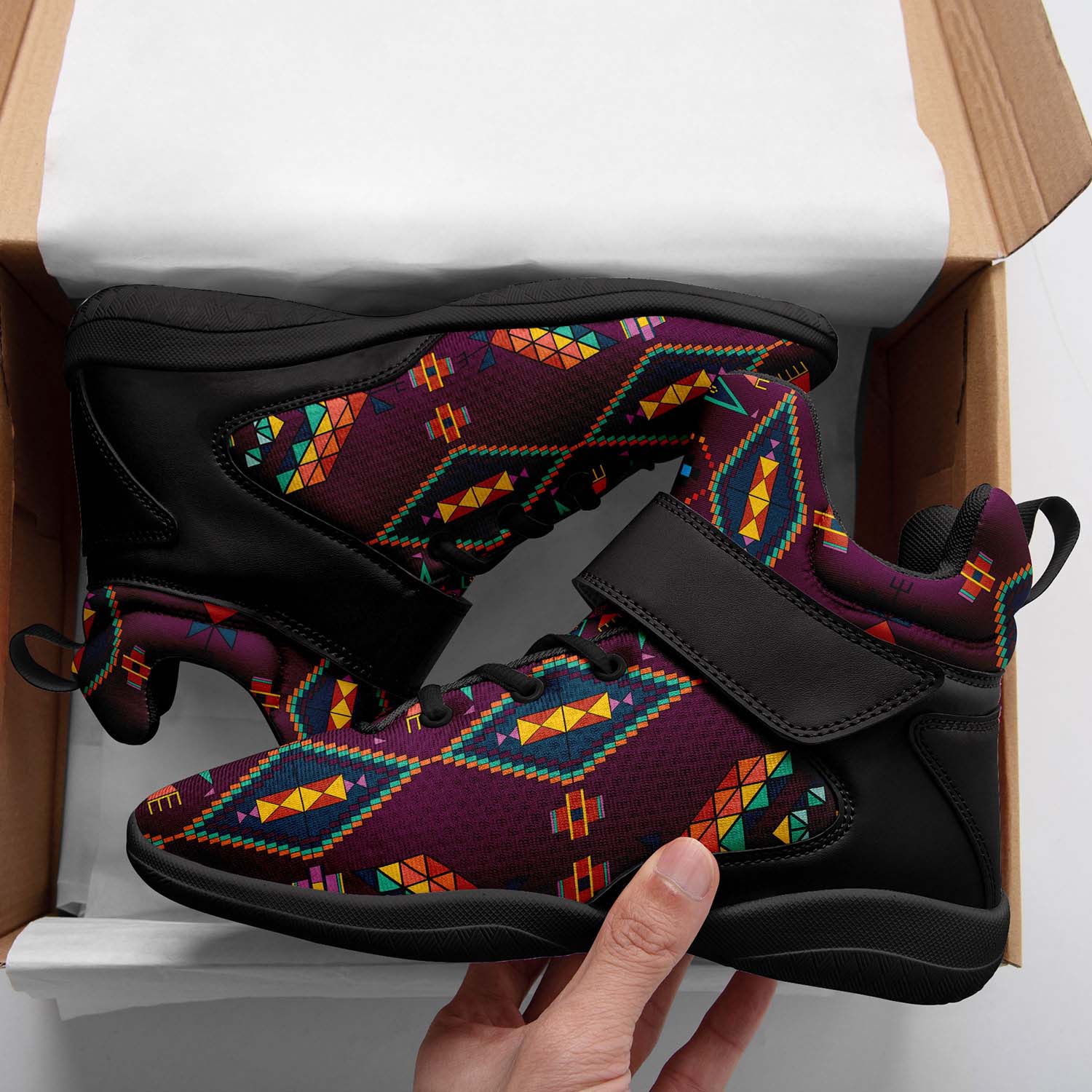 Travois Tipi Berry Ipottaa Basketball / Sport High Top Shoes - Black Sole