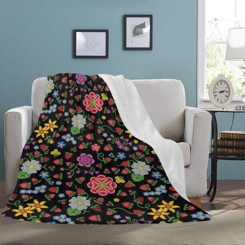 Berry Pop Midnight Ultra-Soft Micro Fleece Blanket 60"x80"