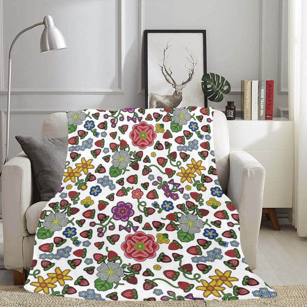 Berry Pop White Ultra-Soft Micro Fleece Blanket 60"x80"