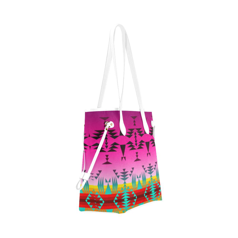 Between the Cascade Mountains Clover Canvas Tote Bag (Model 1661) Clover Canvas Tote Bag (1661) e-joyer