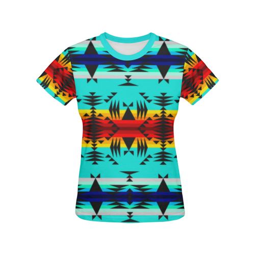 Between the Mountains All Over Print T-shirt for Women/Large Size (USA Size) (Model T40) All Over Print T-Shirt for Women/Large (T40) e-joyer