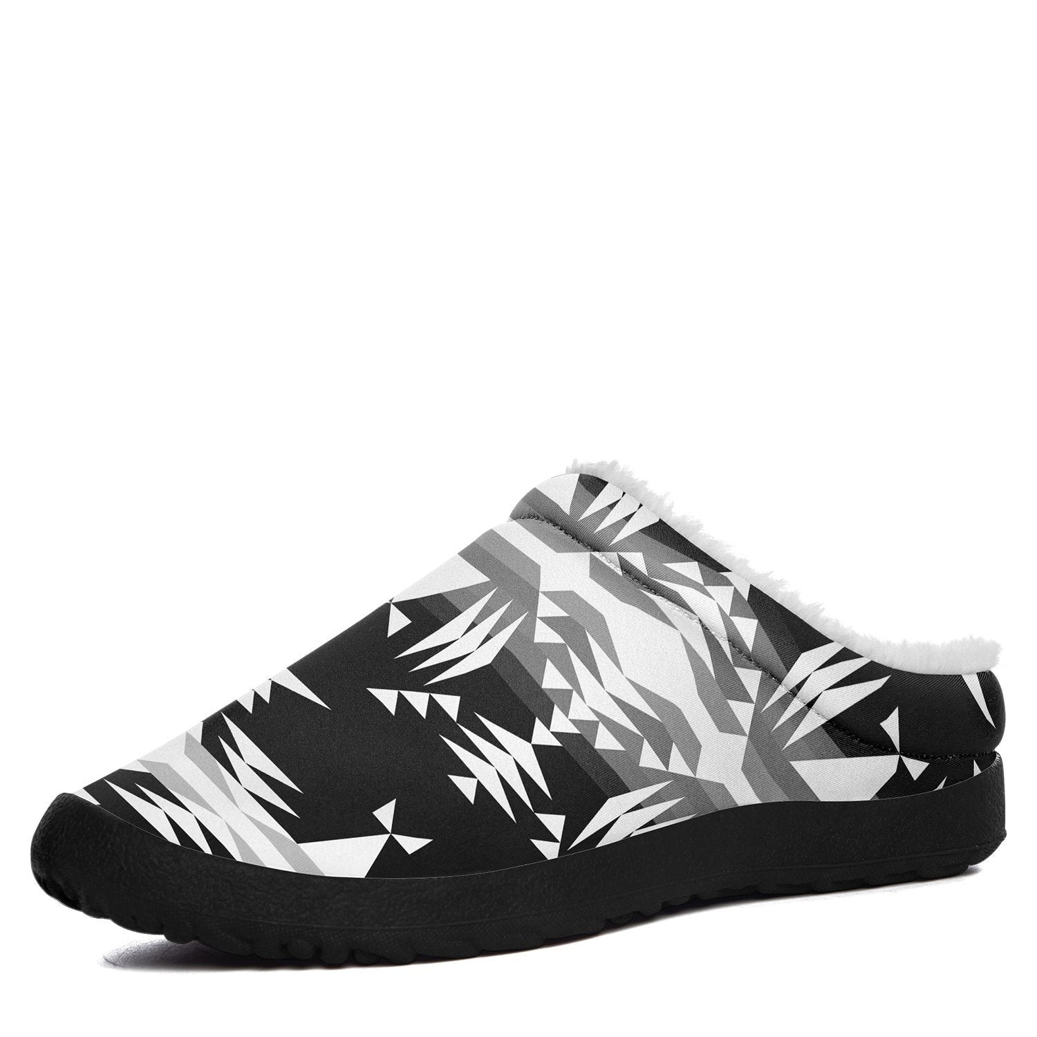 Between the Mountains Black and White Ikinnii Indoor Slipper 49 Dzine