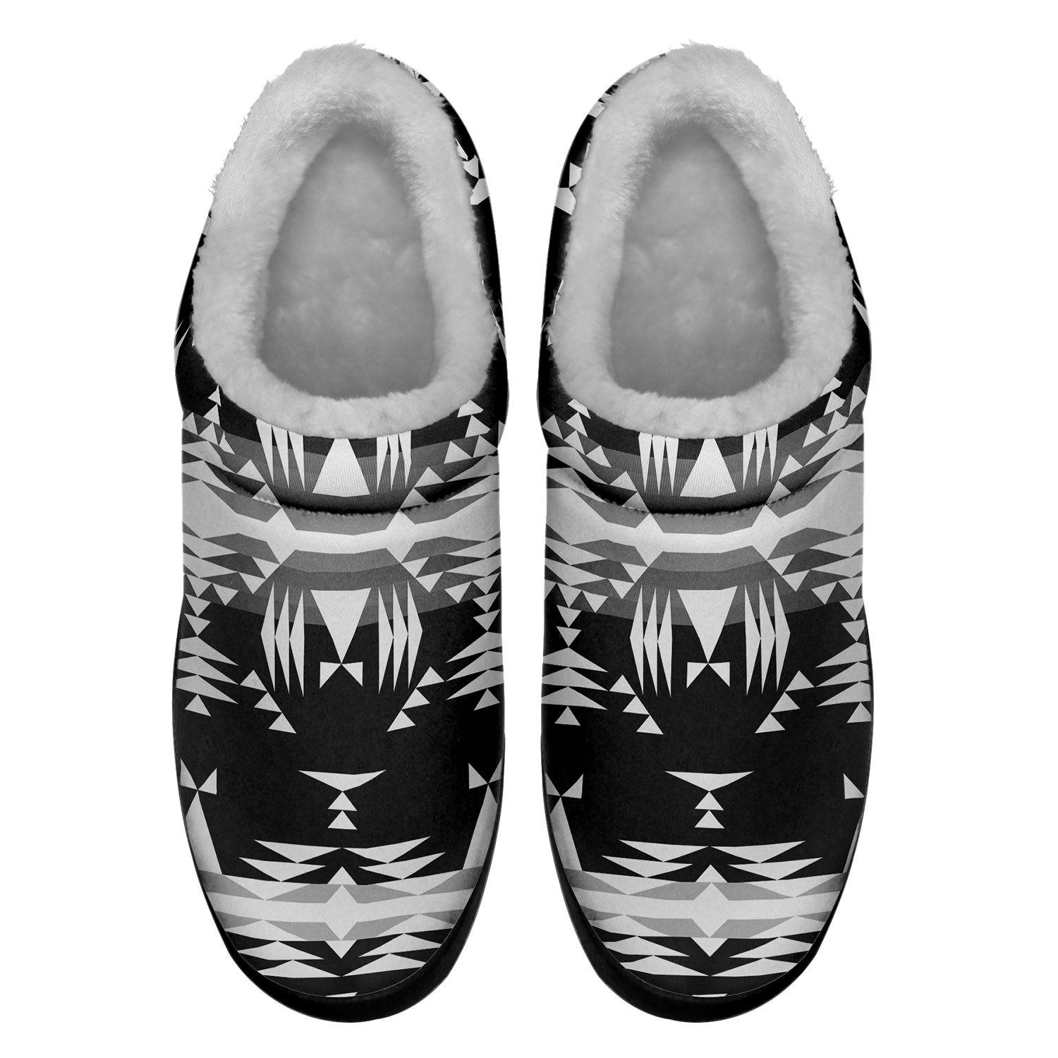 Between the Mountains Black and White Ikinnii Indoor Slipper 49 Dzine