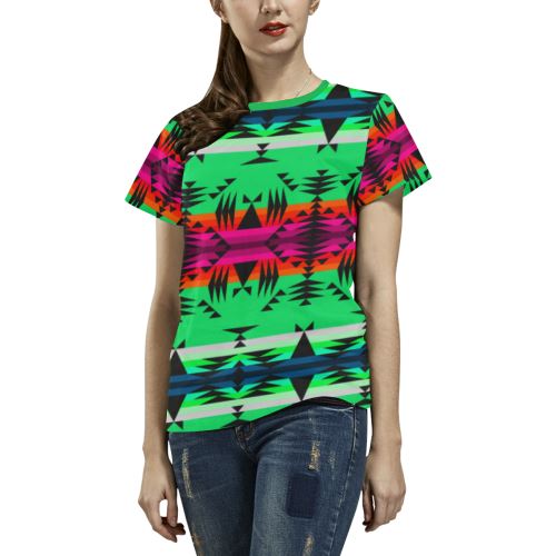 Between the Mountains Deep Lake All Over Print T-shirt for Women/Large Size (USA Size) (Model T40) All Over Print T-Shirt for Women/Large (T40) e-joyer