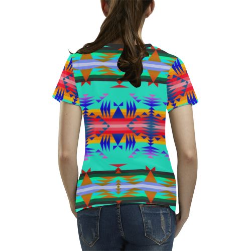 Between the Mountains Spring All Over Print T-shirt for Women/Large Size (USA Size) (Model T40) All Over Print T-Shirt for Women/Large (T40) e-joyer