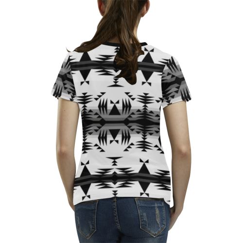 Between the Mountains White and Black All Over Print T-shirt for Women/Large Size (USA Size) (Model T40) All Over Print T-Shirt for Women/Large (T40) e-joyer