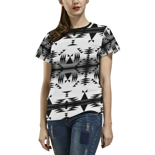 Between the Mountains White and Black All Over Print T-shirt for Women/Large Size (USA Size) (Model T40) All Over Print T-Shirt for Women/Large (T40) e-joyer