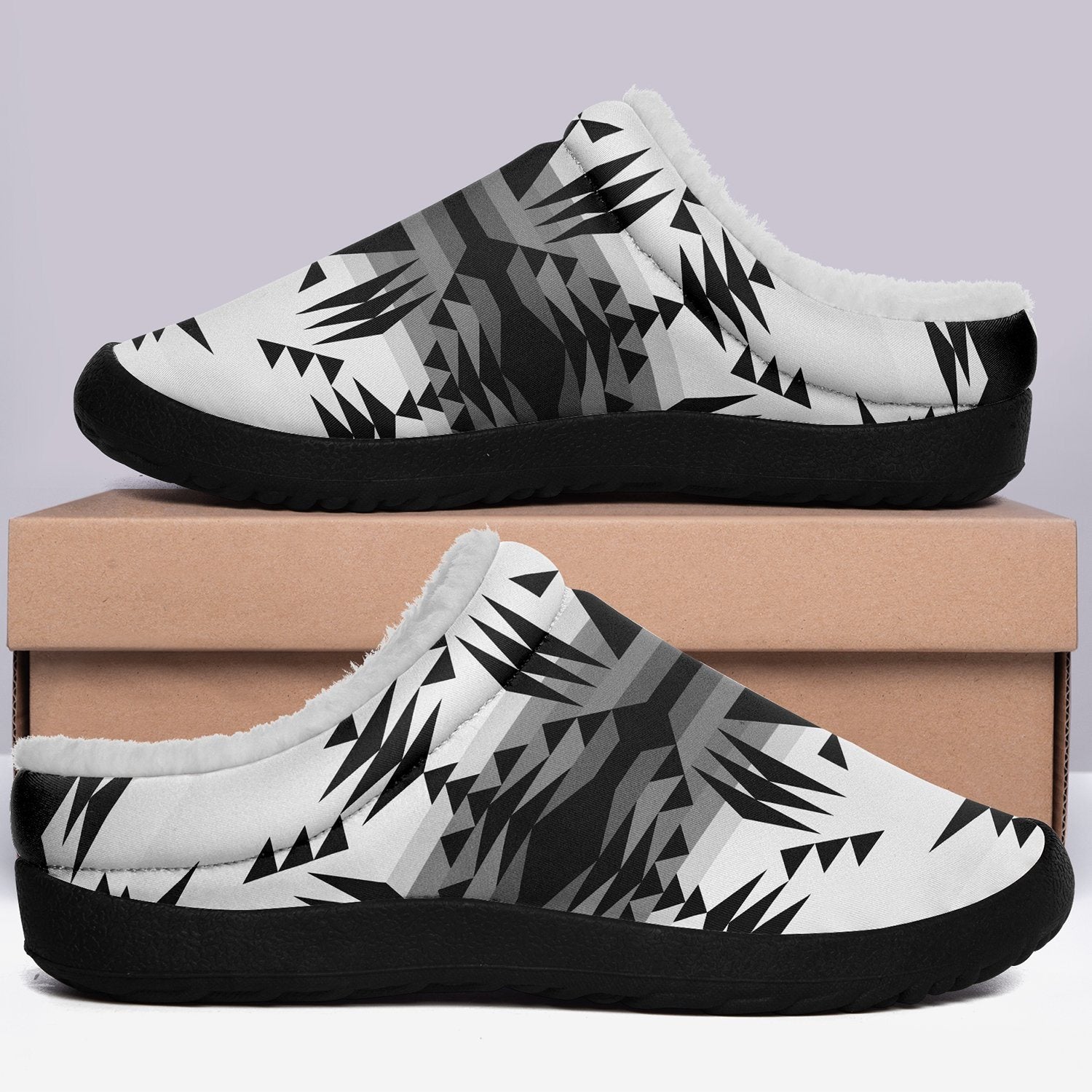 Between the Mountains White and Black Ikinnii Indoor Slipper 49 Dzine