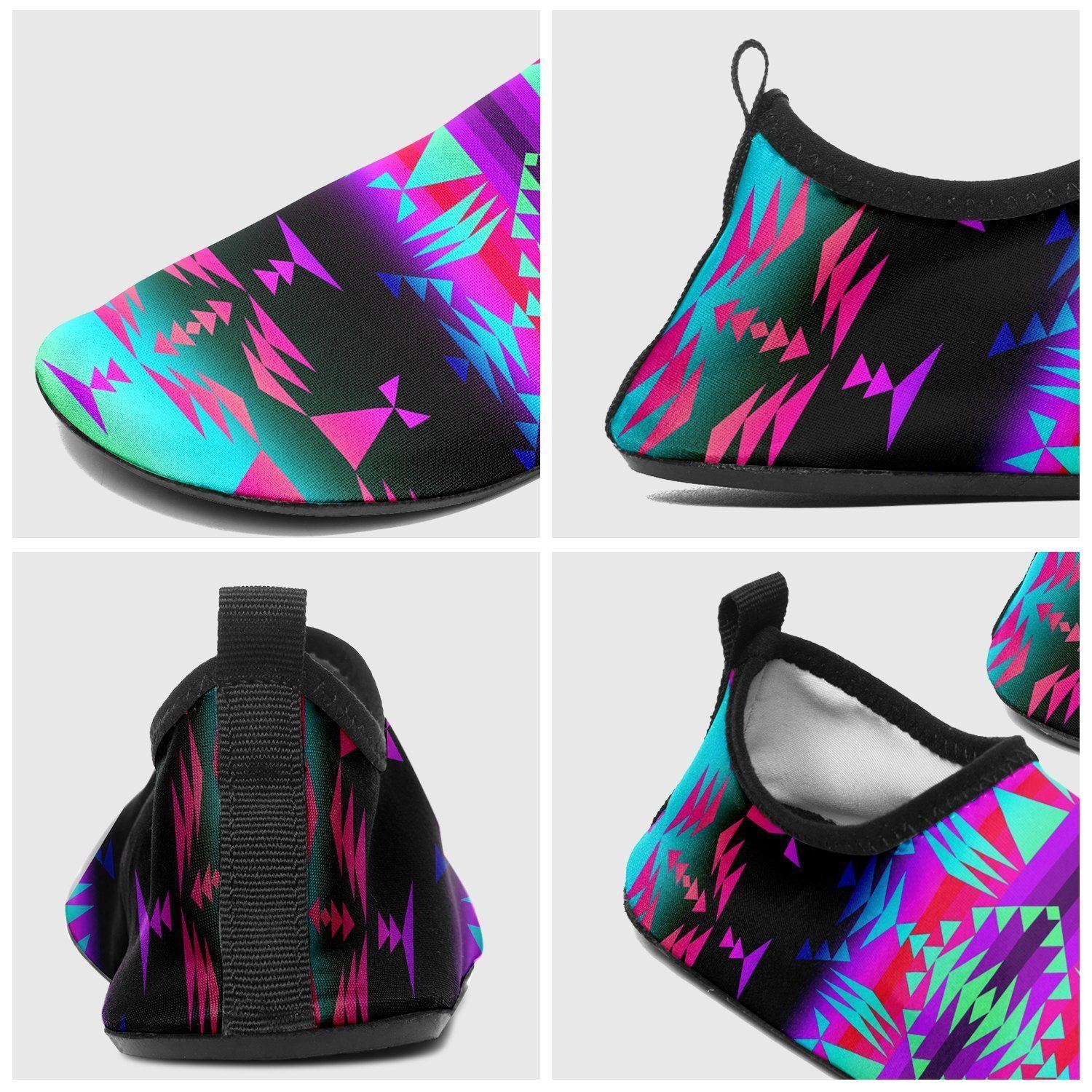 Between the Rocky Mountains Sockamoccs Kid's Slip On Shoes 49 Dzine