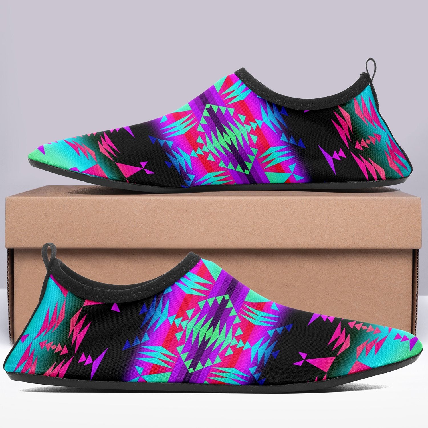 Between the Rocky Mountains Sockamoccs Slip On Shoes 49 Dzine