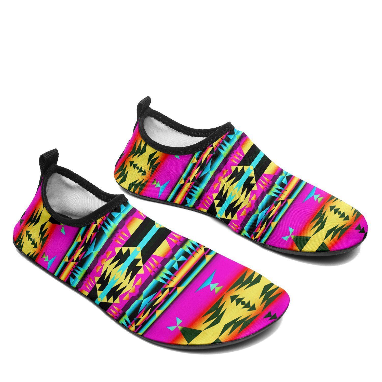 Between the Sunset Mountains Sockamoccs Kid's Slip On Shoes 49 Dzine