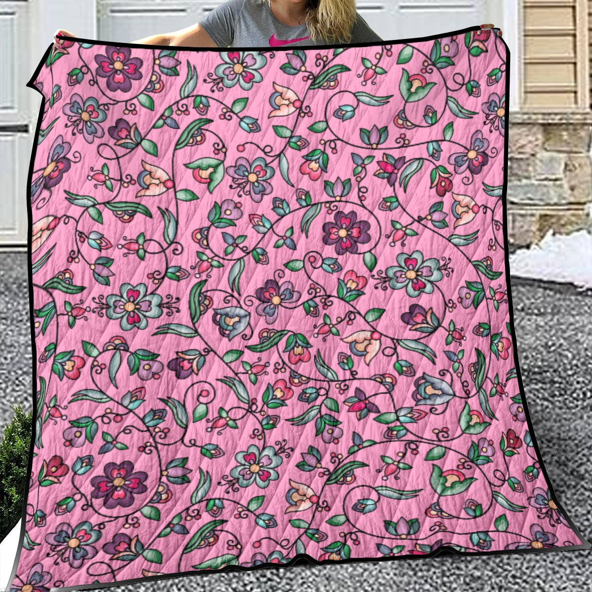 Amber Evening Garland Pink Lightweight & Breathable Quilt With Edge-wrapping Strips