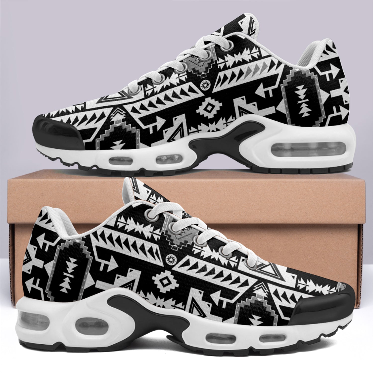 Chiefs Mountain Black and White Niowaa Air Cushion Shoes