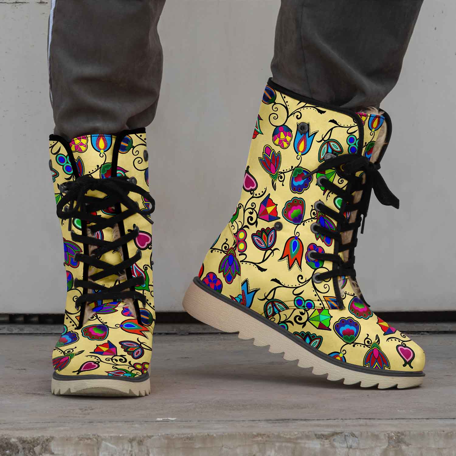 Indigenous Paisley Vanilla Polar Winter Boots