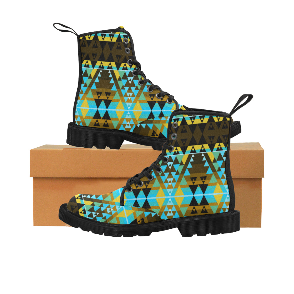 Writing on Stone Broken Lodge Boots for Women (Black)