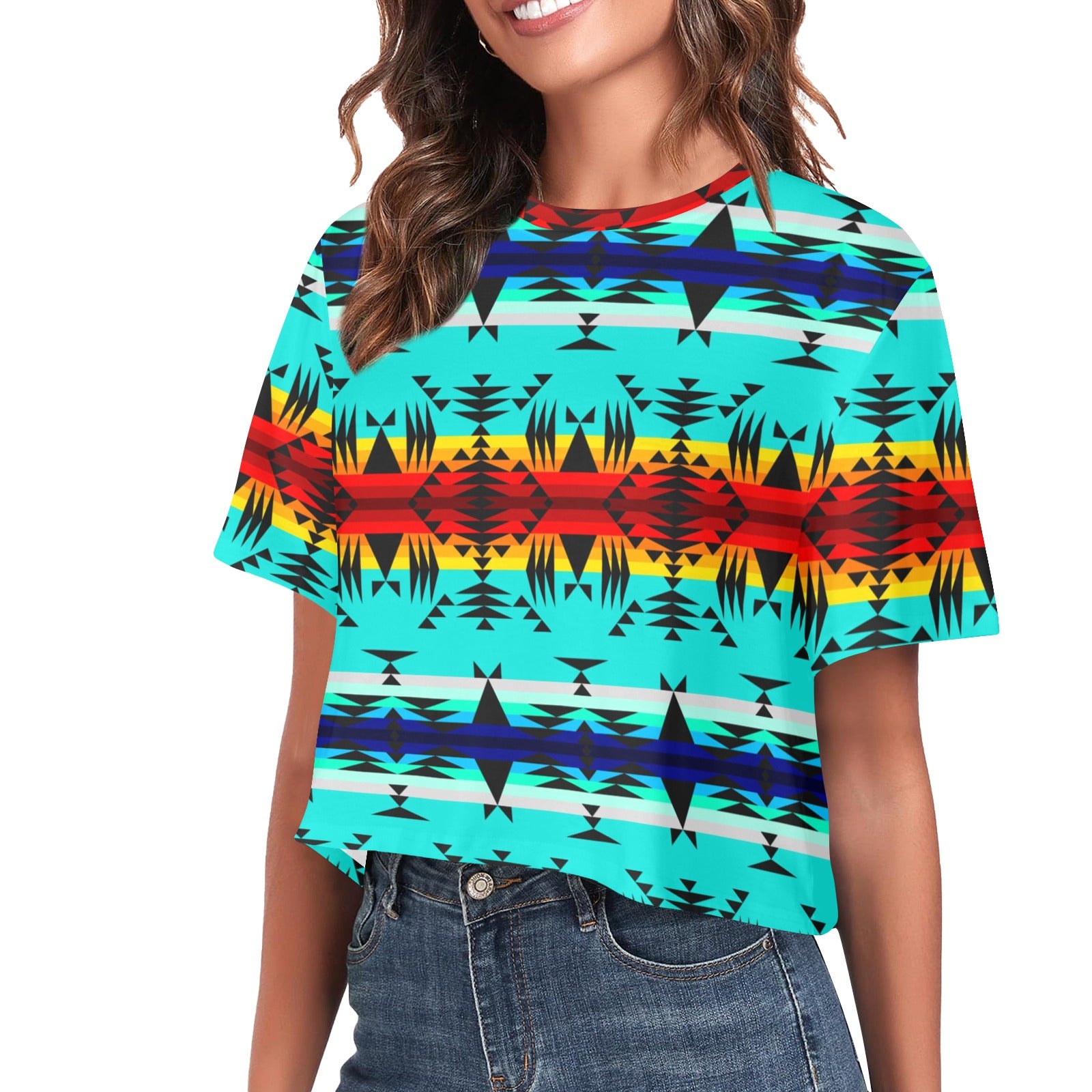 Between the Mountains Women's Cropped T-shirt