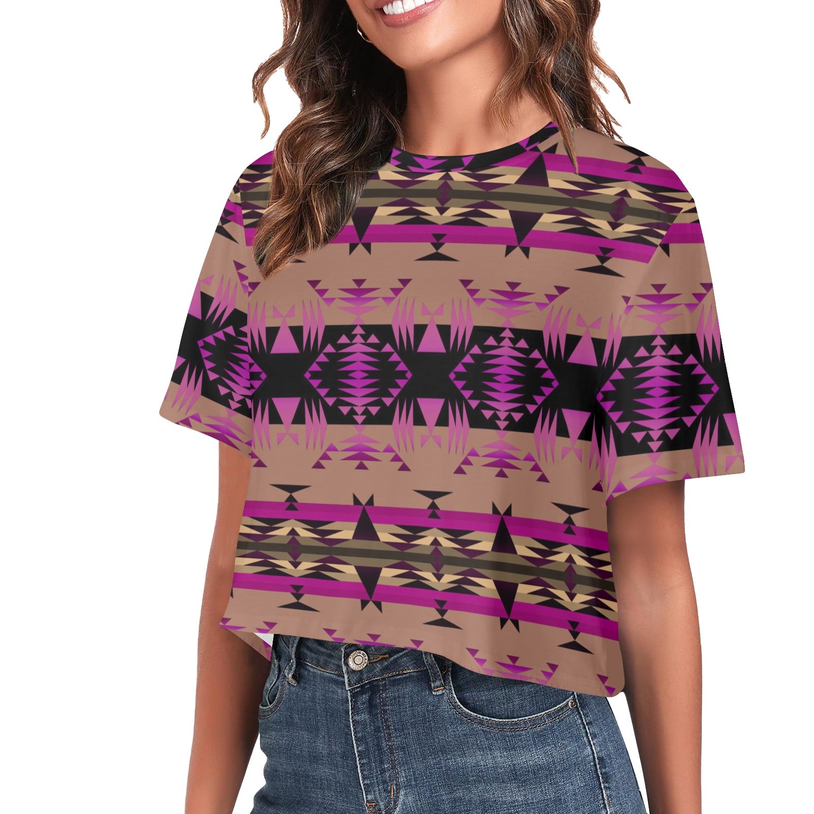 Between the Mountains Berry Women's Cropped T-shirt