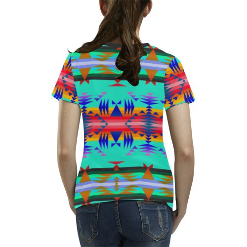 Between the Mountains Spring All Over Print T-shirt for Women/Large Size (USA Size) (Model T40) All Over Print T-Shirt for Women/Large (T40) e-joyer 
